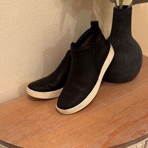 Sofft Black Leather Ankle Booties